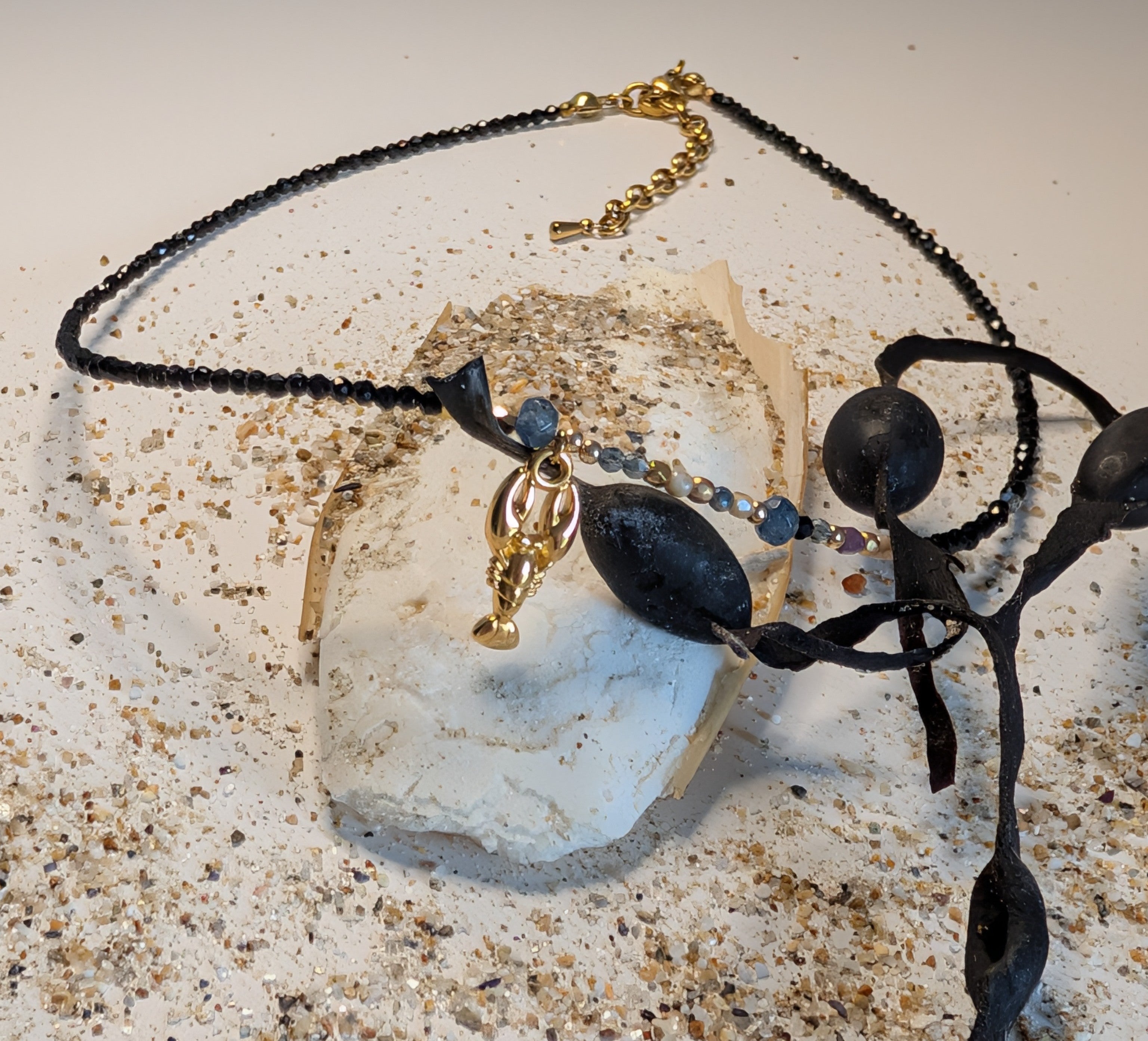 Collier ras du cou