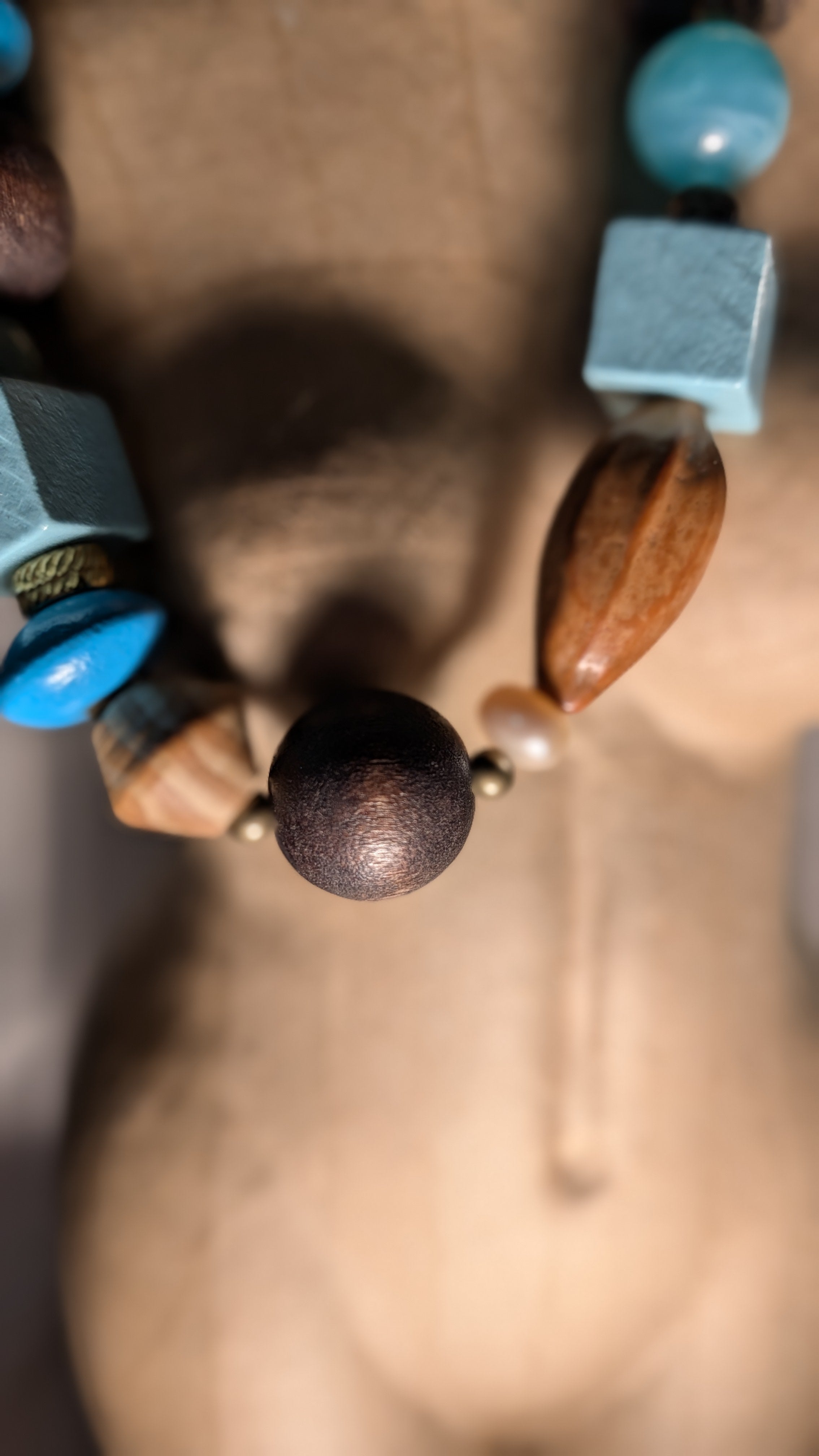 Collection Upcycling . A la rencontre des perles vagabondes. Collier