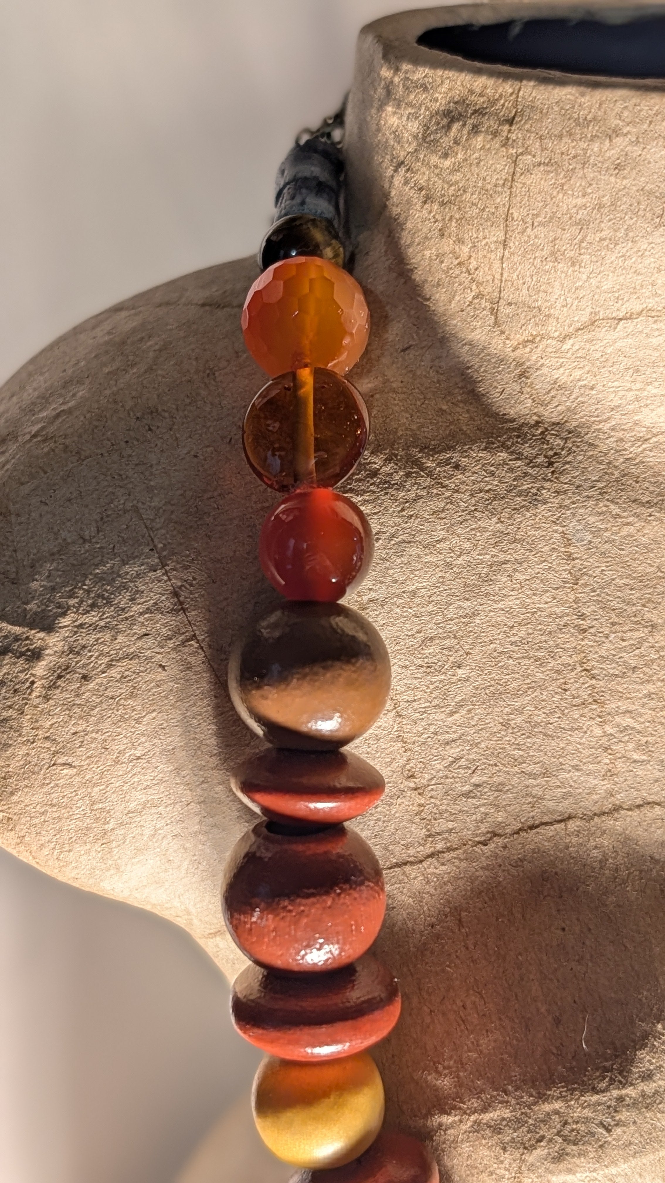 Collection Upcycling. A la rencontre des perles vagabondes. Collier
