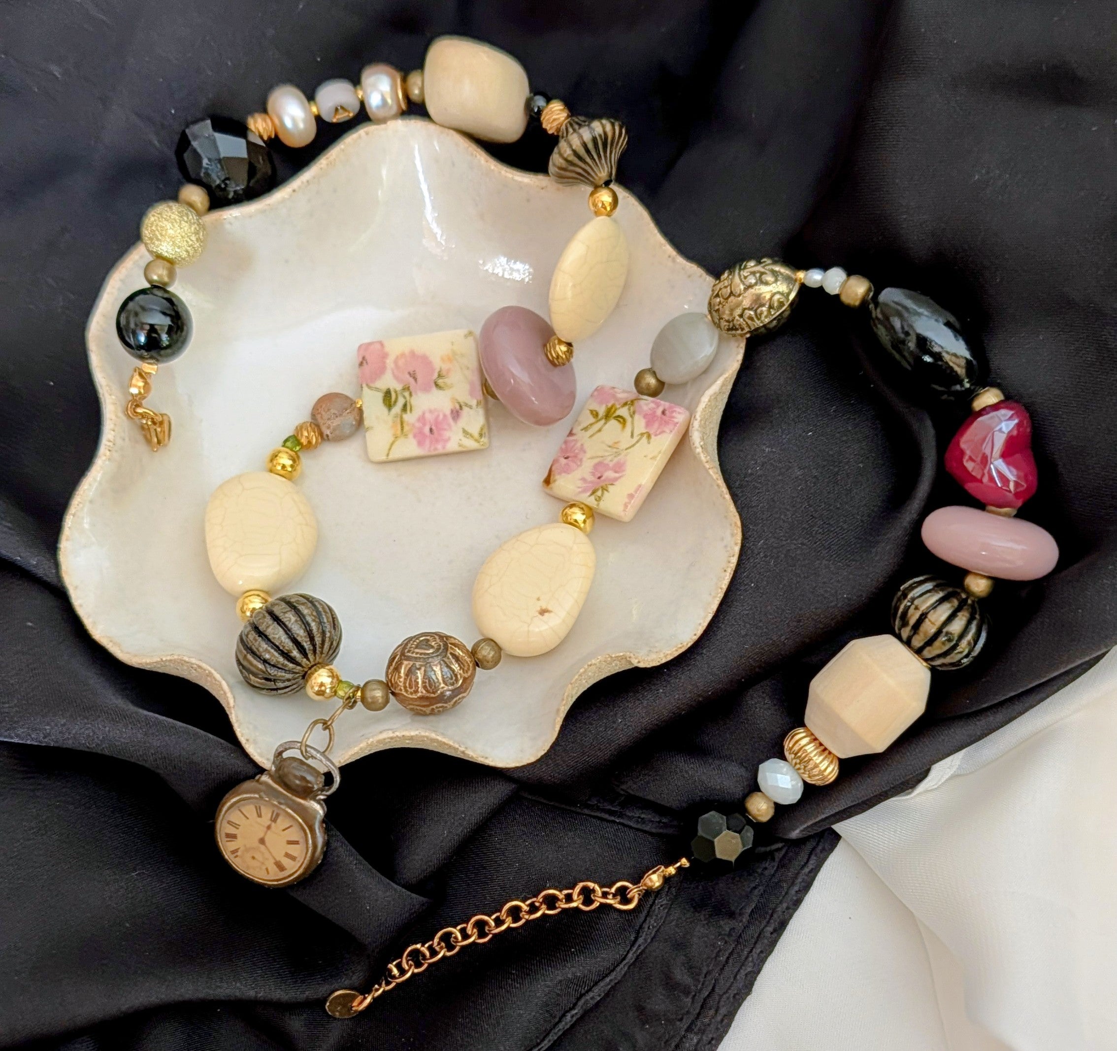 Collection Upcycling. A la rencontre des perles vagabondes. Collier