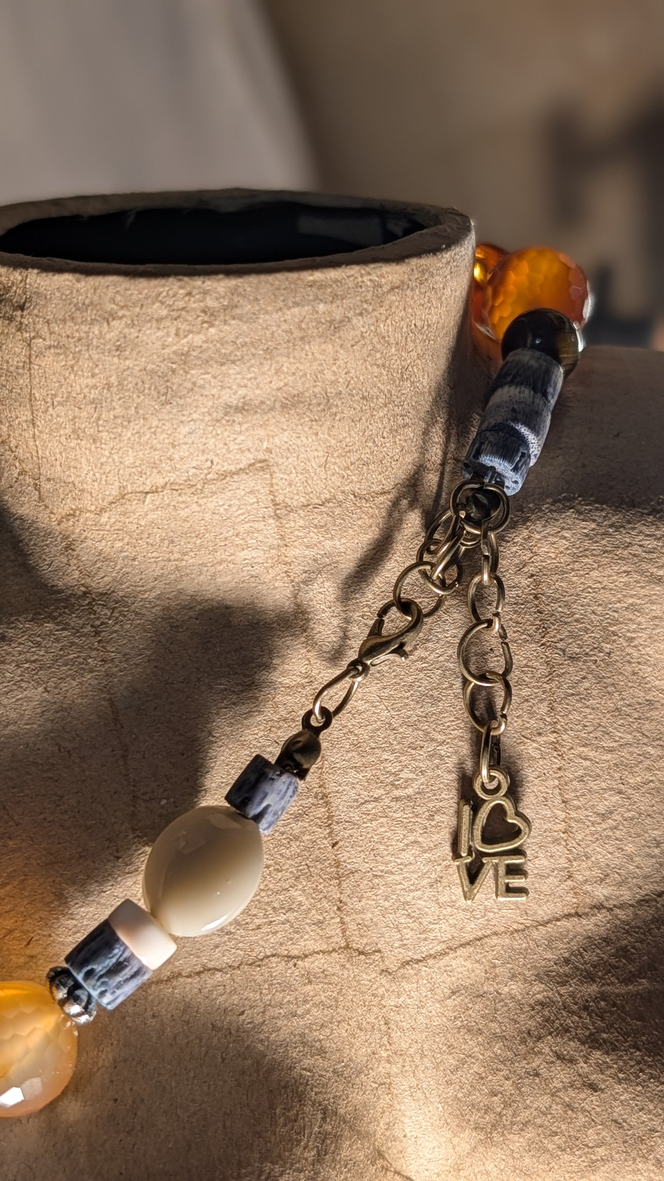 Collection Upcycling. A la rencontre des perles vagabondes. Collier
