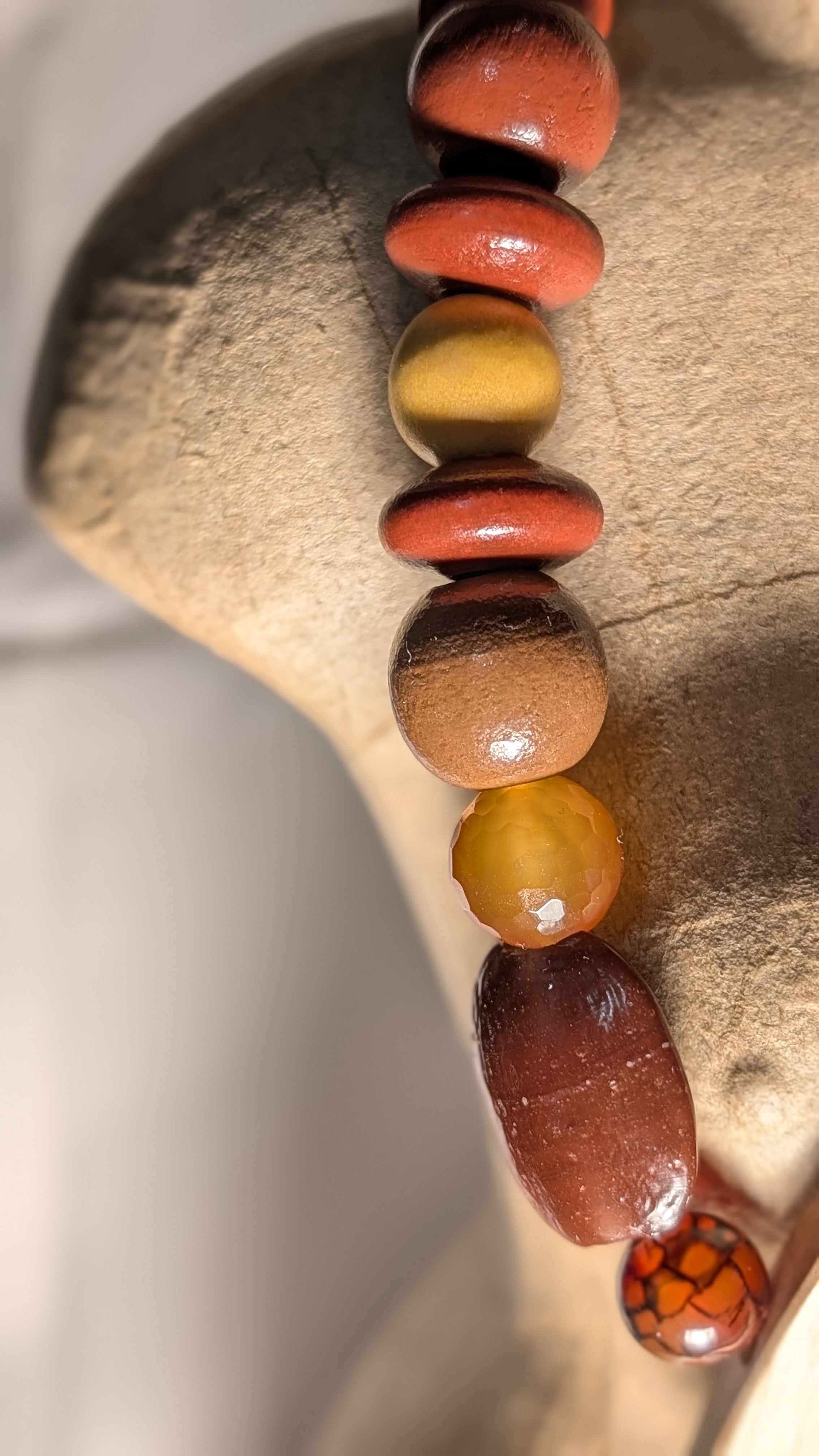 Collection Upcycling. A la rencontre des perles vagabondes. Collier