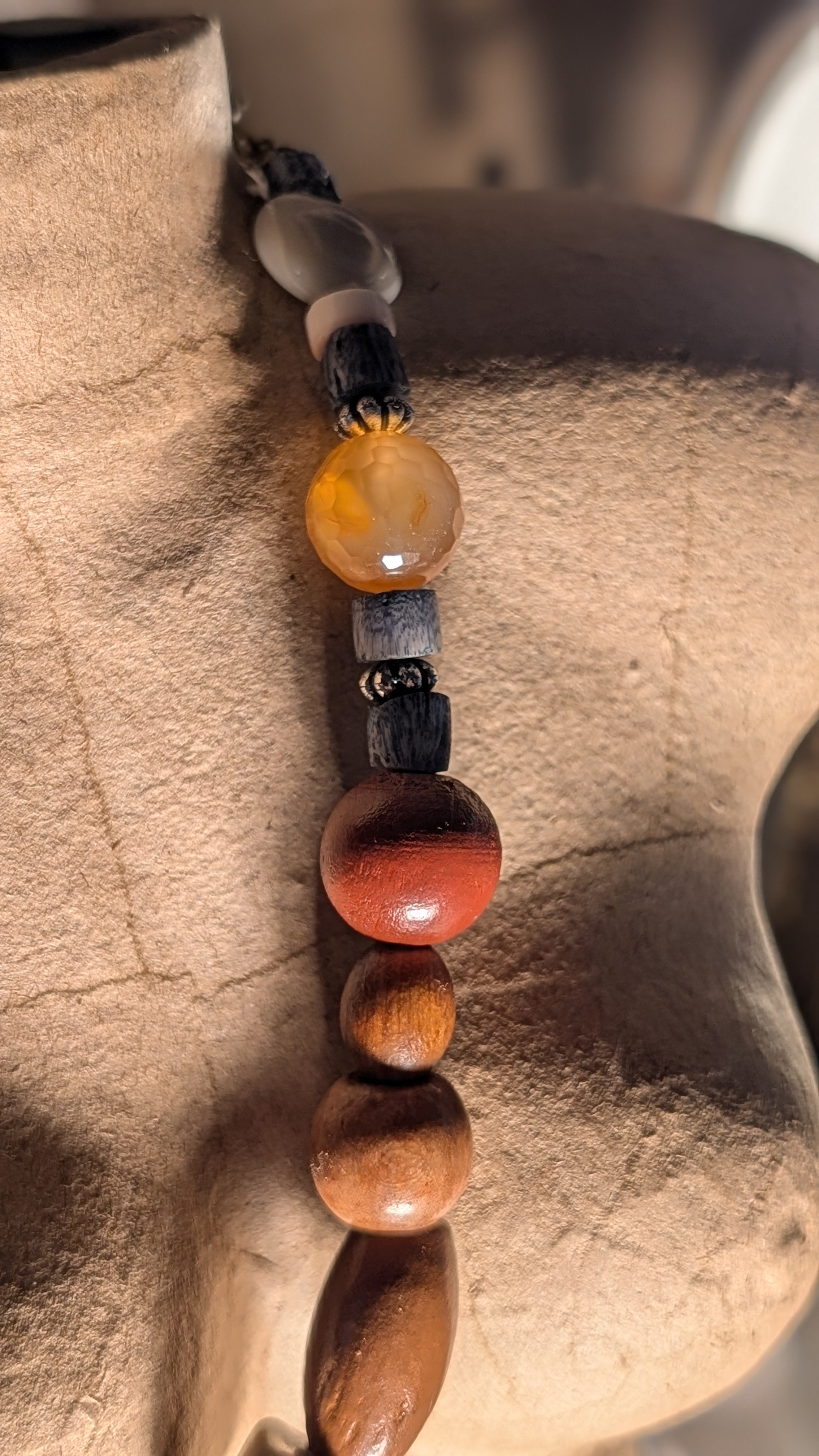 Collection Upcycling. A la rencontre des perles vagabondes. Collier