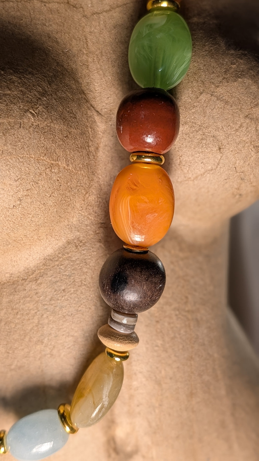 Collection Upcycling. A la rencontre des perles vagabondes. Collier