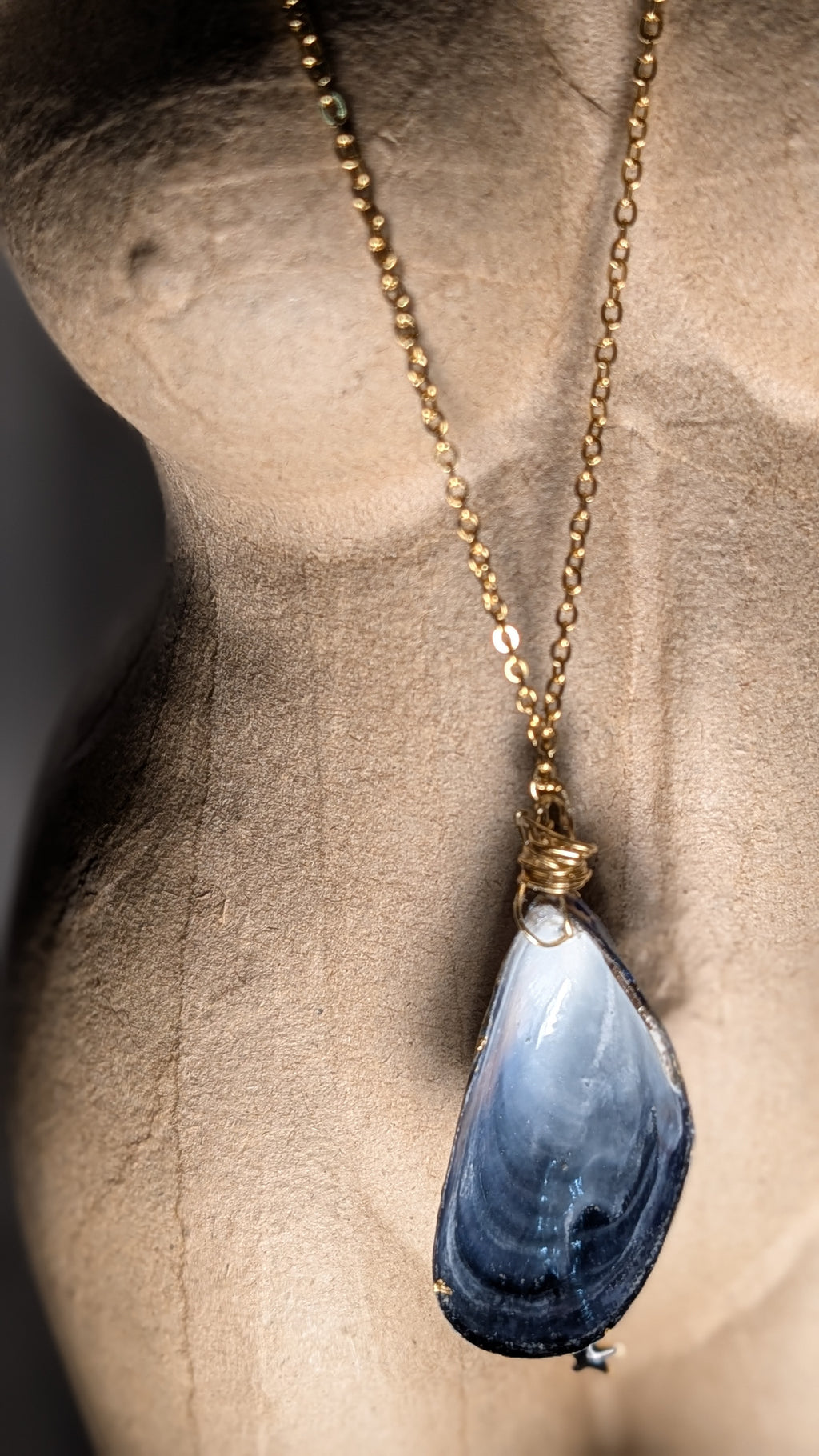 Collier pendentif Collection " Mon petit coquillage".