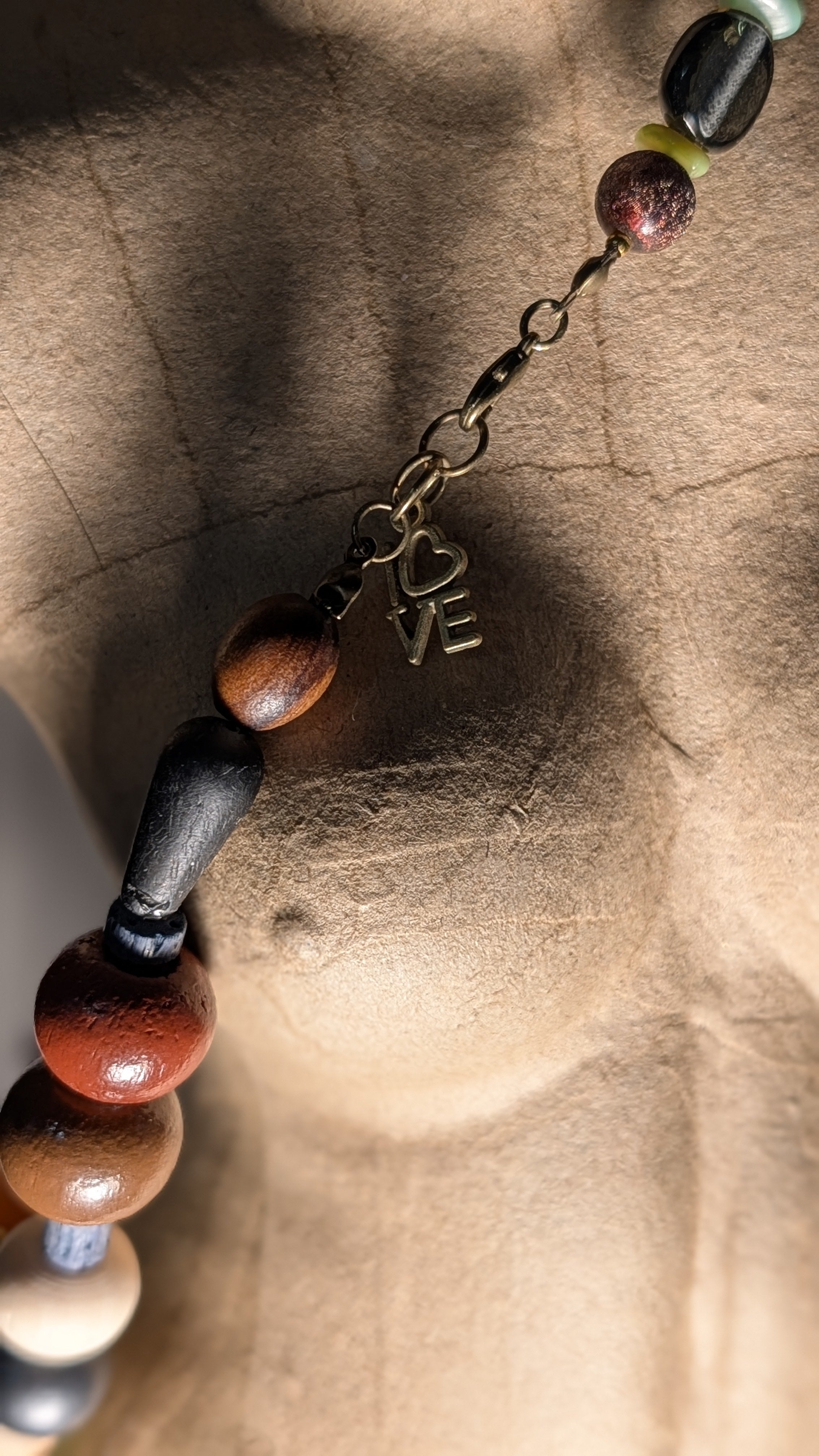 Collection Upcycling. A la rencontre des perles vagabondes. Collier