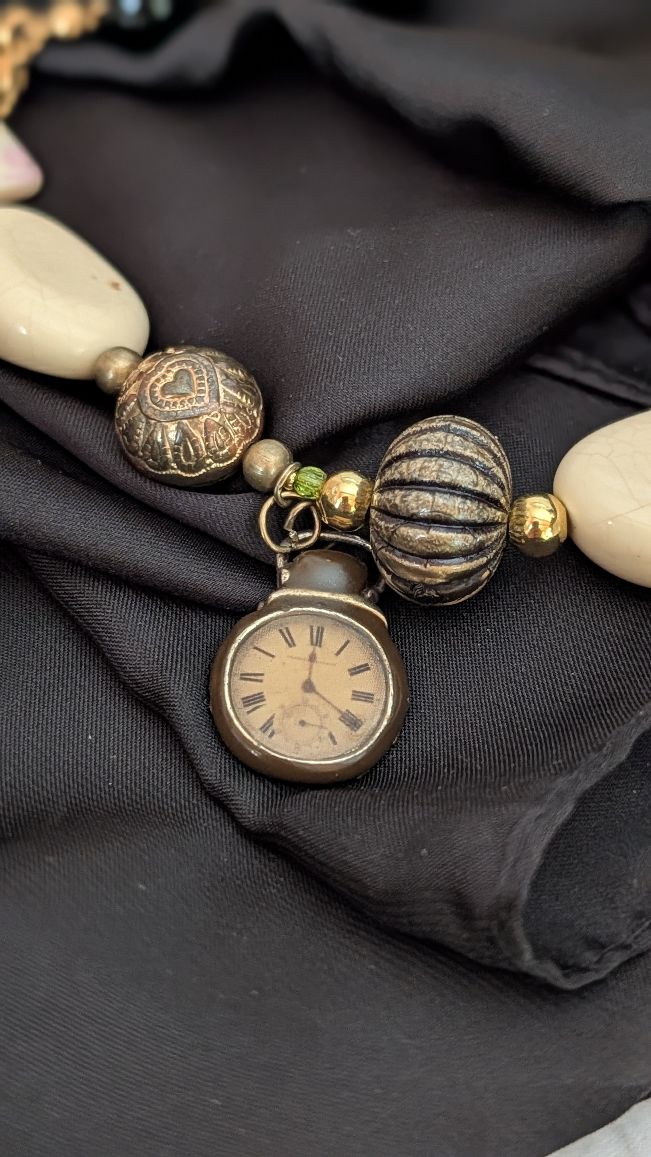 Collection Upcycling. A la rencontre des perles vagabondes. Collier