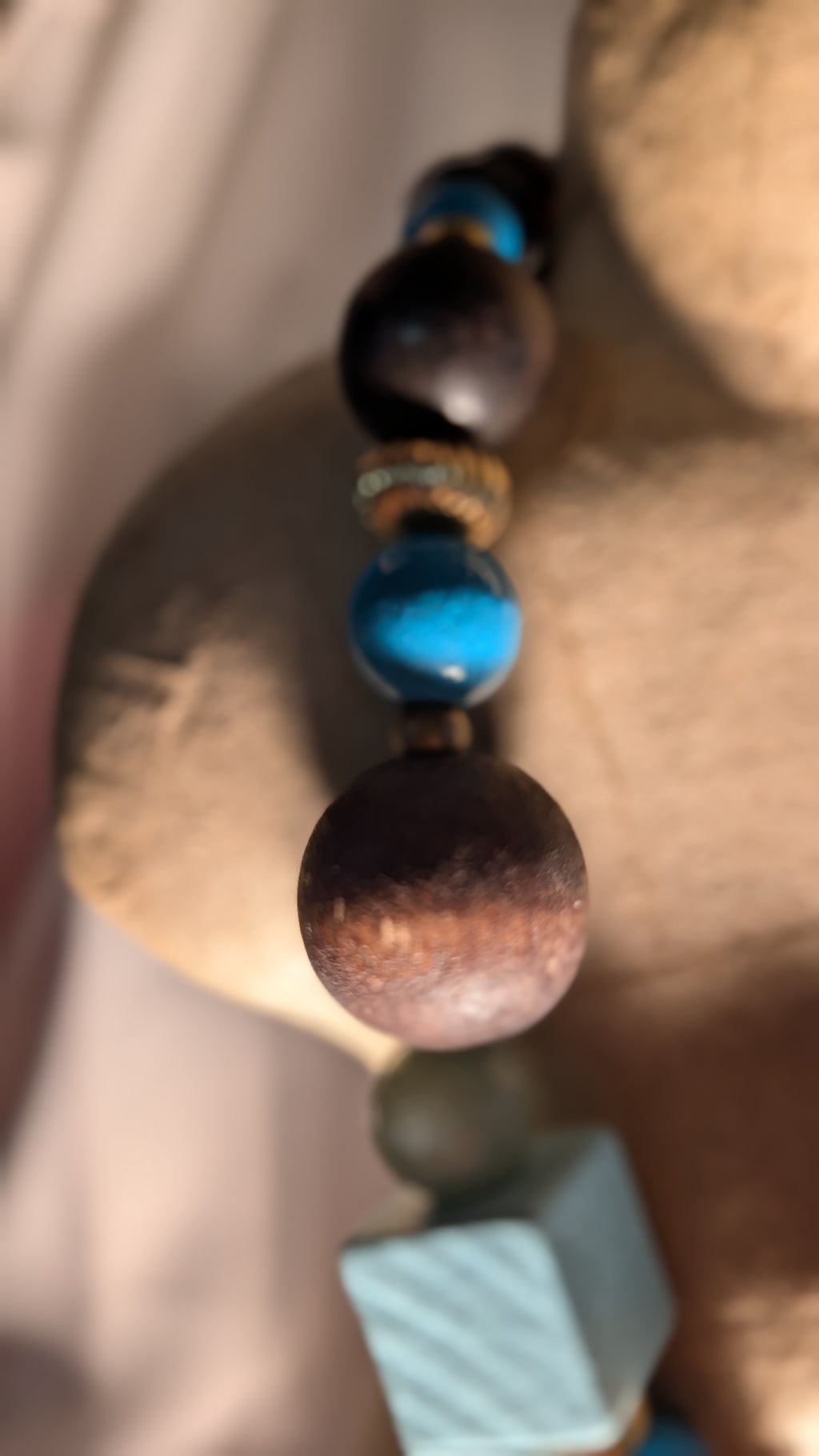 Collection Upcycling . A la rencontre des perles vagabondes. Collier