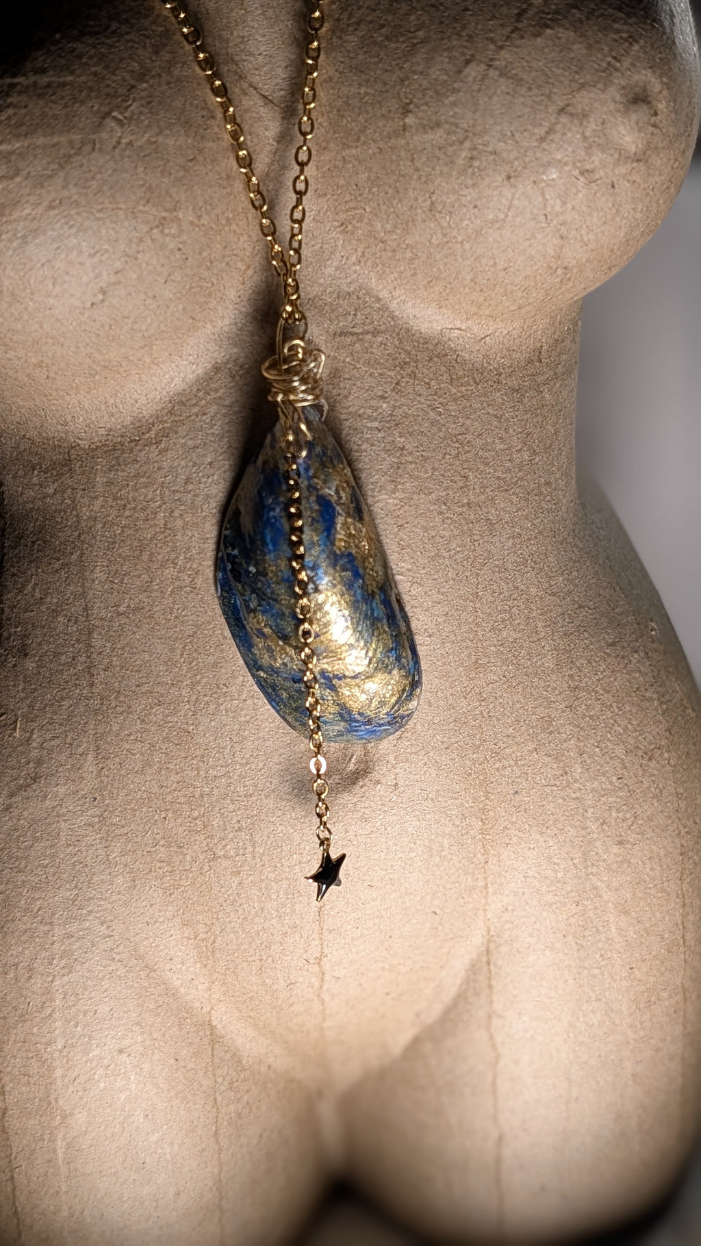Collier pendentif Collection " Mon petit coquillage".