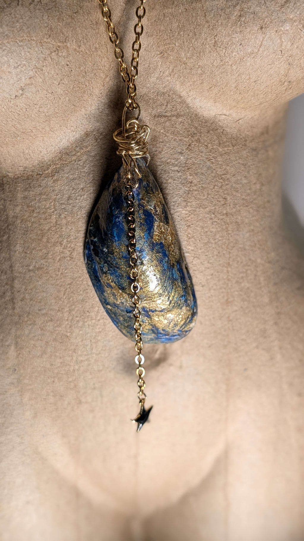 Collier pendentif Collection " Mon petit coquillage".