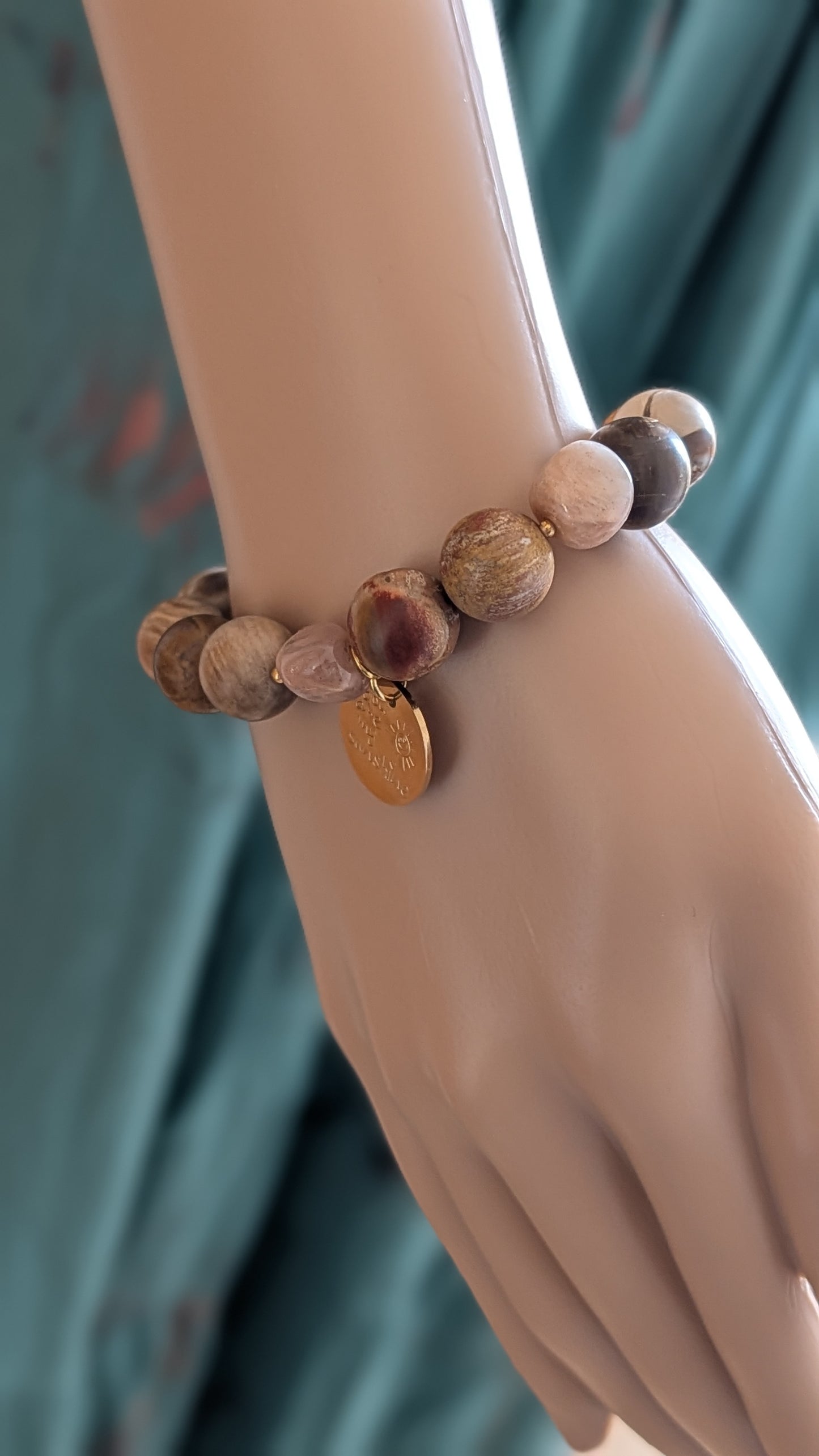 Bracelet perles en bois Collection Nomade.