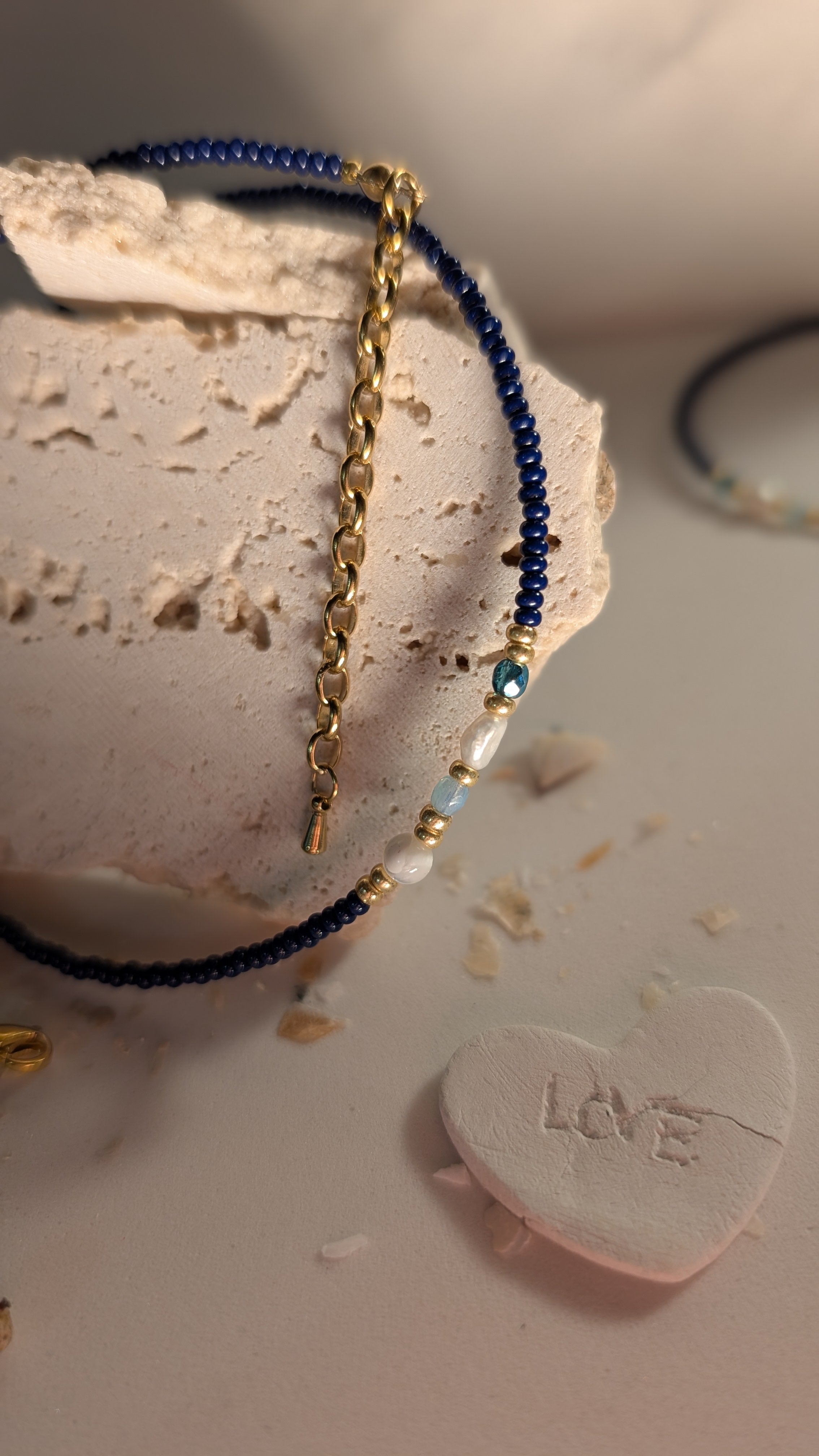 Collier ras du cou collection " Ma petite rocaille "