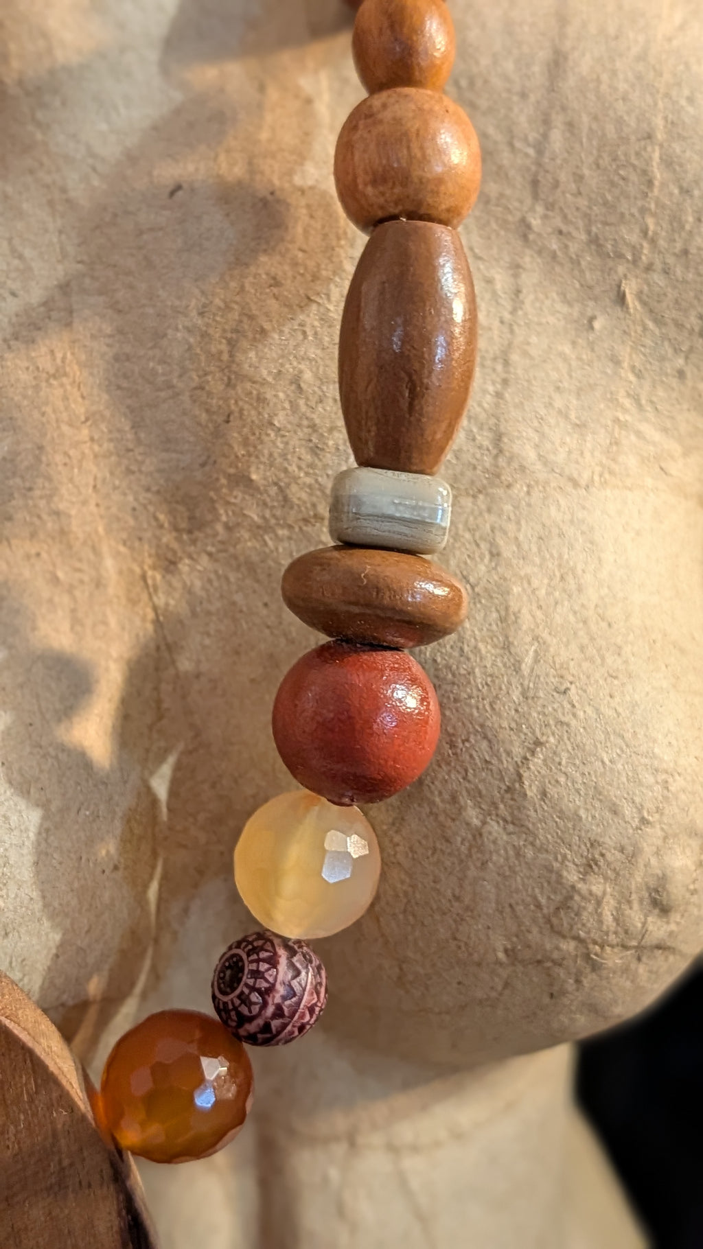 Collection Upcycling. A la rencontre des perles vagabondes. Collier