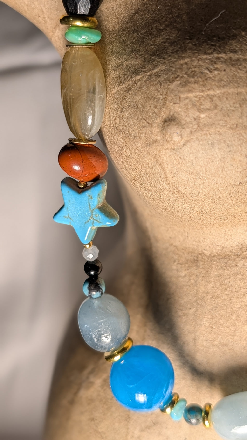 Collection Upcycling. A la rencontre des perles vagabondes. Collier